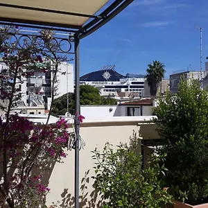 https://lantico-pergolato-apartments.lecce-hotels.com